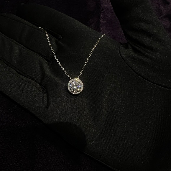 Brand New Moissanite Pendant Necklace 1CT 18K White Gold Plated Sterling Silver - Picture 6 of 11